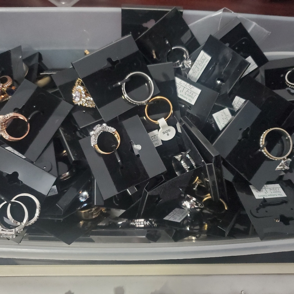 Bling Rings!! All sizes New - Picture 2 of 2